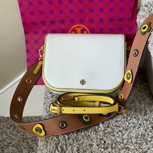 Adorable Tory Burch Emerson Crossbody
